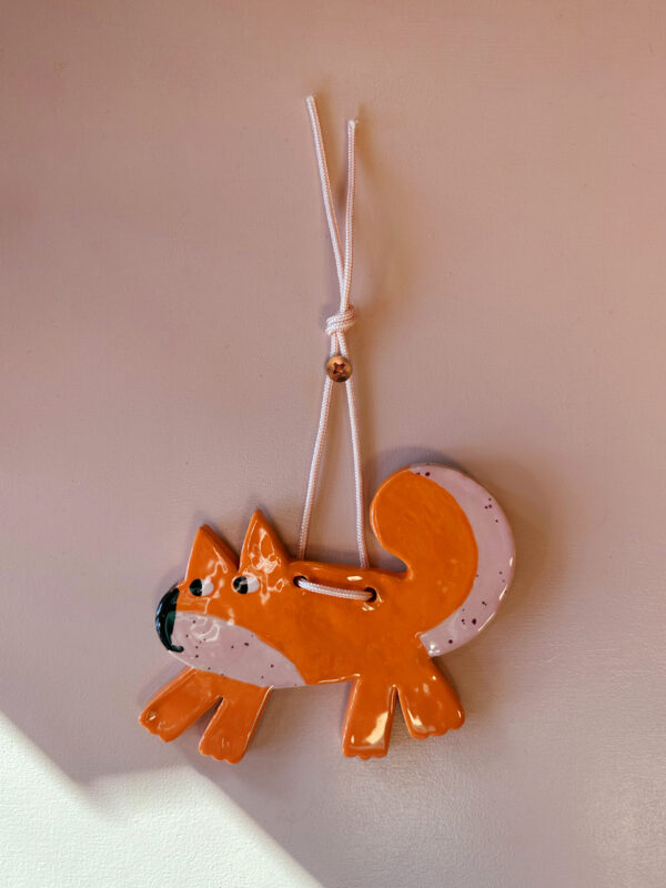 Ceramic Squirrel ā Baby Looking Left