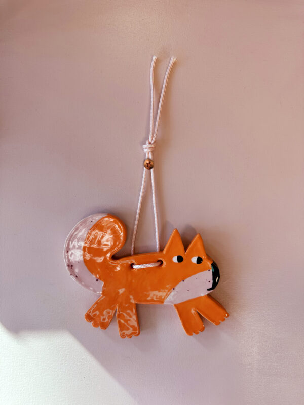 Ceramic Squirrel ā Baby Looking Right